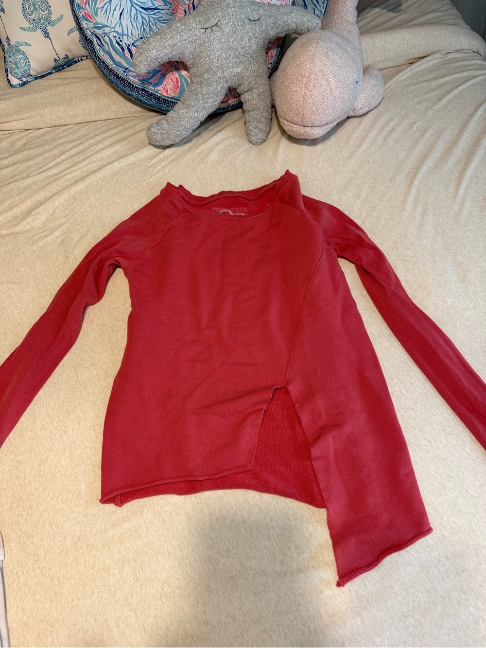 Frank & Eileen Women Long-Sleeve Red Asymmetrical Hem Tee